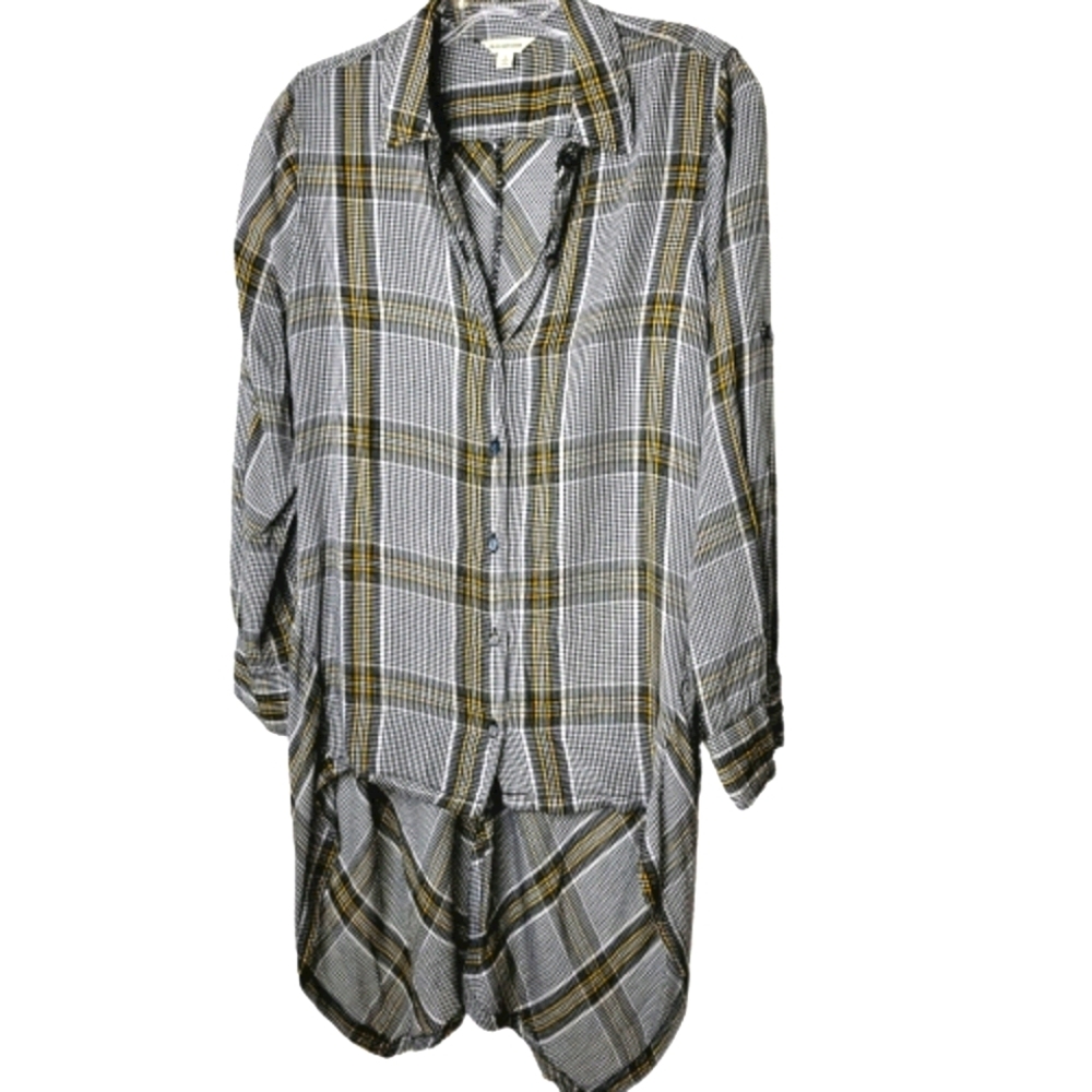Max studio plaid high low button blouse
